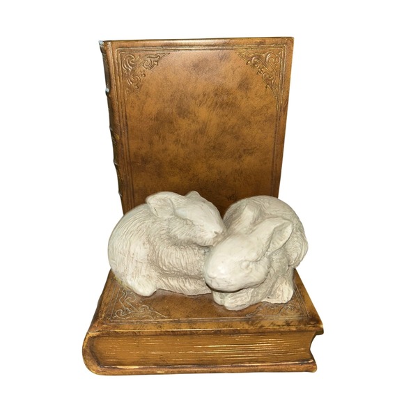 Other - Vintage Style Rabbit on‎ Faux Hamlet Book Bookend Bunny Decor Ceramic/Resin